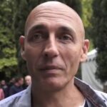 Ayant fui à l&rsquo;étranger, le chanteur de &lsquo;Nuit de Folie&rsquo; déballe tout : « La France ? Elle est en train de…