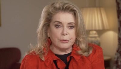 Catherine Deneuve (82 ans) révèle l&rsquo;endroit de son tatouage &lsquo;érotique&rsquo; : « C&rsquo;est particulier… »