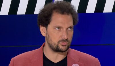 D&rsquo;une de taille de 2m07, Eric Antoine (49 ans) révèle son poids inattendu : « Aujourd&rsquo;hui je pèse…