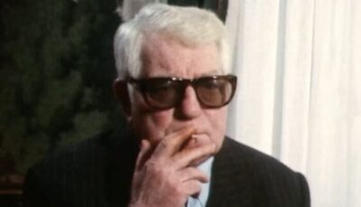 Mort à 72 ans, la quantité folle de cigarettes fumées par Jean Gabin : « Le nombre de paquets ? Par jour…