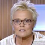 Muriel Robin sans filtre sur ce qu&rsquo;a fait son père alors quand elle avait 12 ans : « Il a eu la mauvaise idée de me…