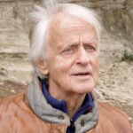 À bout de nerfs, la star de française qui déteste Dave (82 ans) : « Je te chie à la gueule, tu…