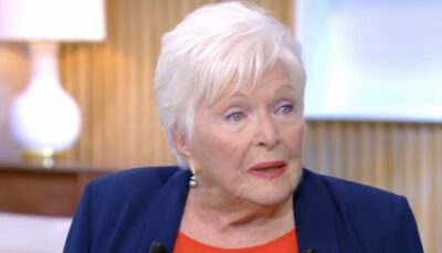 À bientôt 98 ans, Line Renaud sans filtre sur son intimité : « Ma vie sexuelle ? Je l&rsquo;ai trouvée…