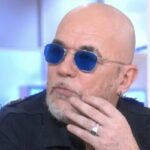 Pascal Obispo lâche la (réelle) explication de son trou dans le sourcil : « Une histoire de…