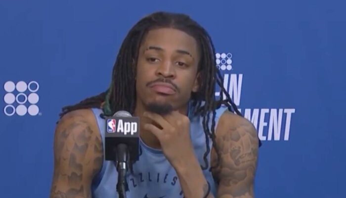 Ja Morant en conférence de presse