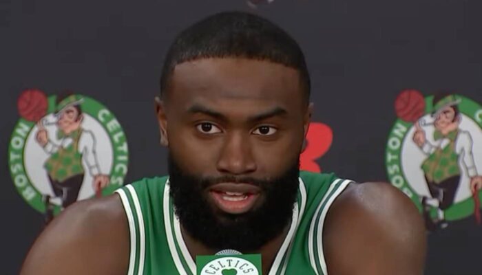 Jaylen Brown en conférence de presse
