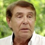 Après 60 ans de carrière, Jean-Pierre Foucault affiche la star qui l&rsquo;a le plus outré : « Il a tellement bu qu&rsquo;il a…