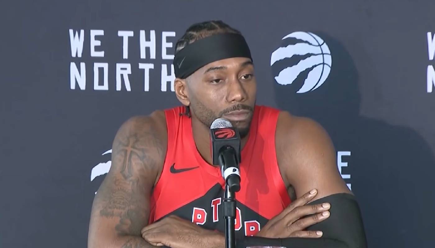 Kawhi Leonard en conférence de presse